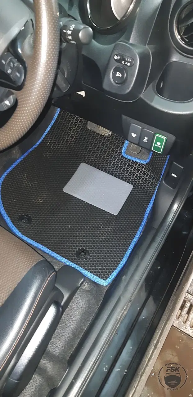Honda Fit Shuttle Hybrid 2012: чёрные ЕВА-коврики, фото 1