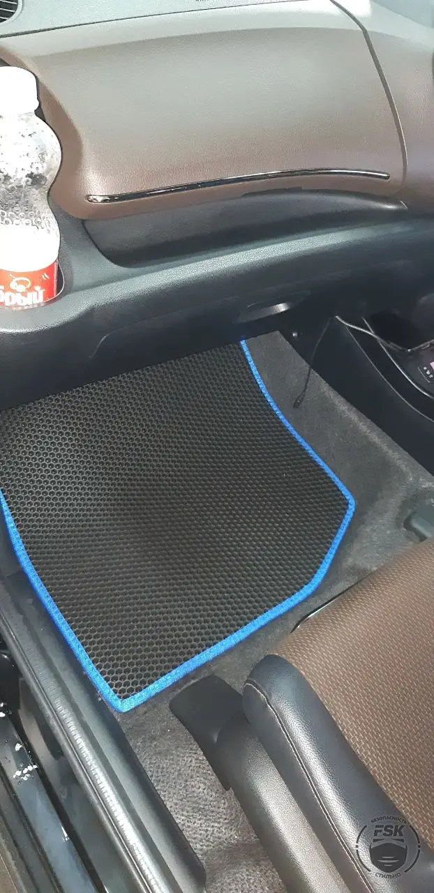 Honda Fit Shuttle Hybrid 2012: чёрные ЕВА-коврики, фото 2