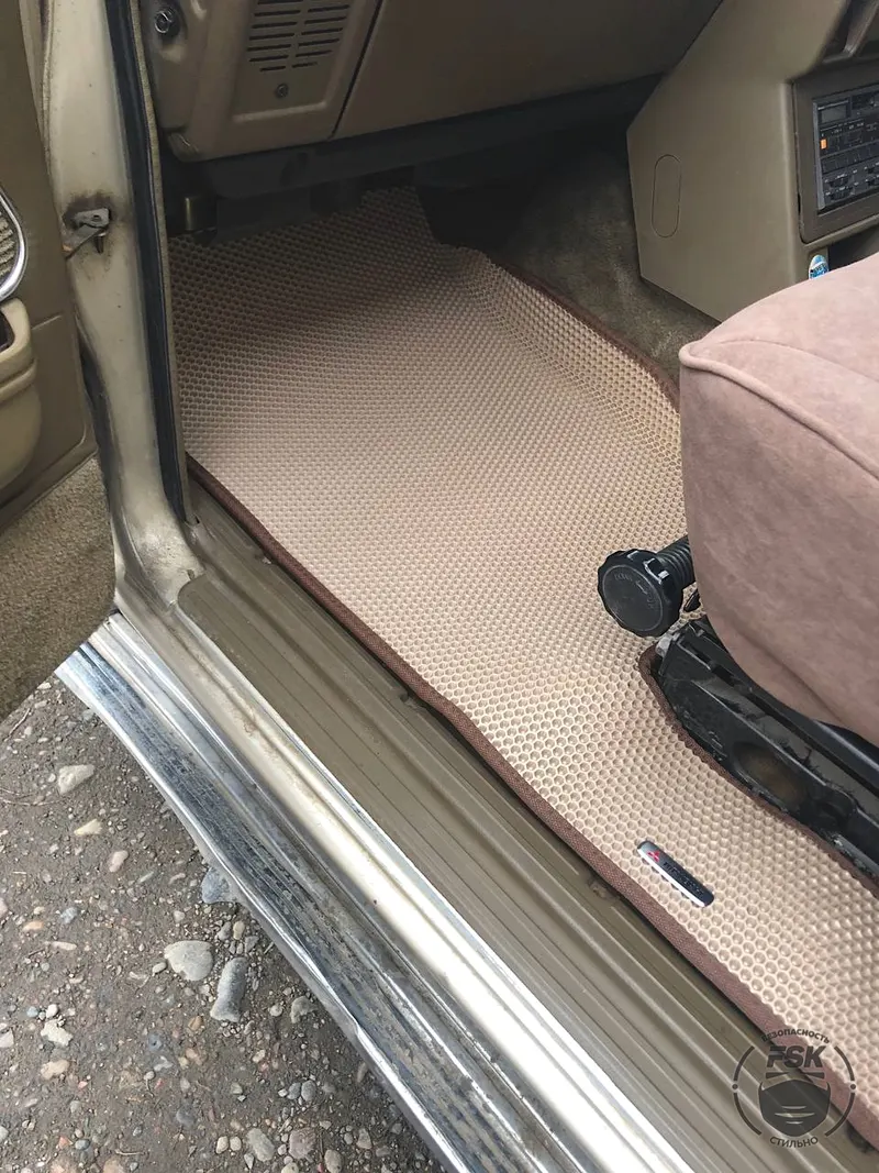 Mitsubishi Pajero 1989: бежевые ЕВА-коврики, фото 3