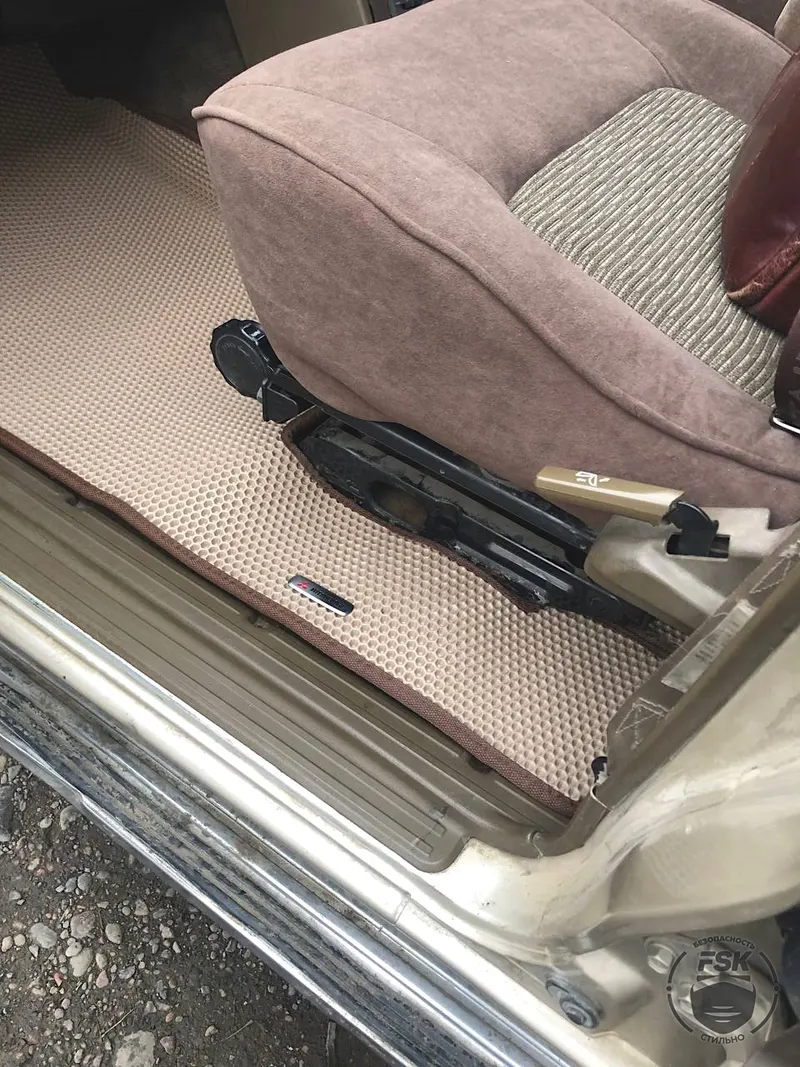 Mitsubishi Pajero 1989: бежевые ЕВА-коврики, фото 4