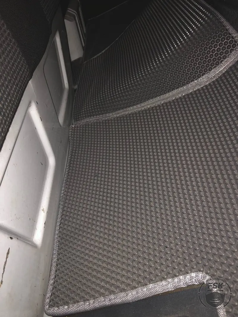Mercedes-Benz Sprinter 2017: серые ЕВА-коврики, фото 2