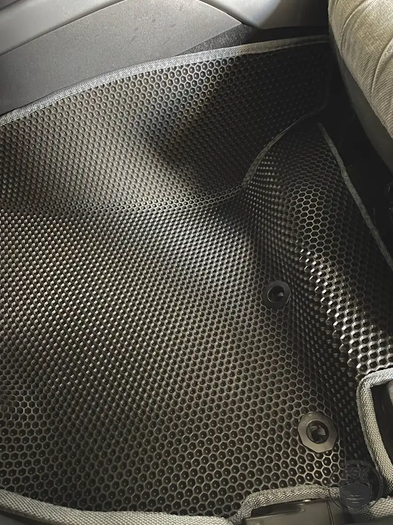 Mitsubishi Outlander 2011: чёрные ЕВА-коврики, фото 5
