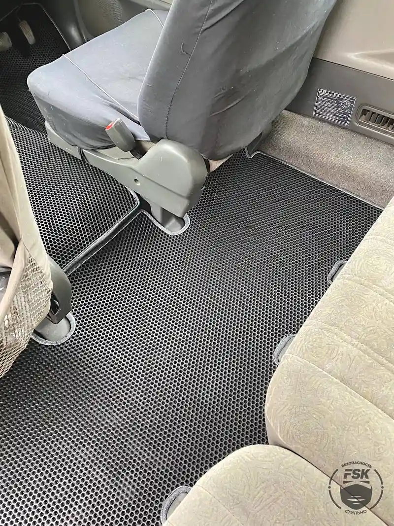 Toyota TownAce 2000: чёрные ЕВА-коврики, фото 4