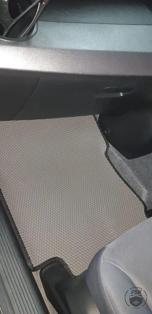 Honda Freed 2009: серые ЕВА-коврики, фото 2