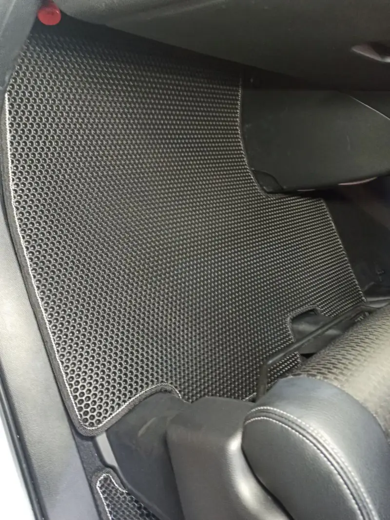 Задний ряд Honda StepWGN Spada 2018 RP3 с черным ЕВА-ковриком