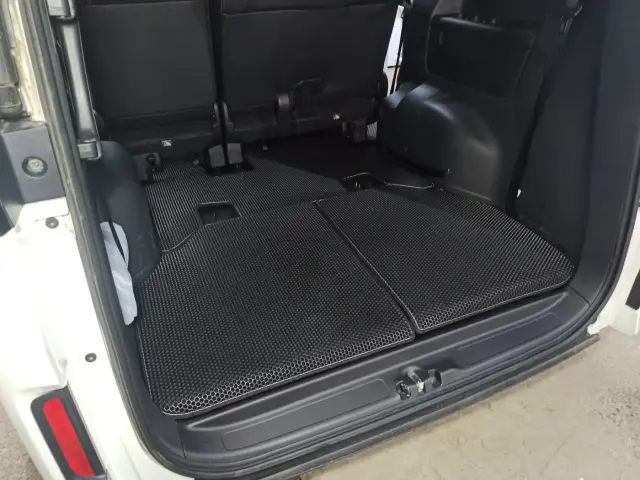 Багажник Honda StepWGN Spada 2018 RP3 с черным ЕВА-ковриком
