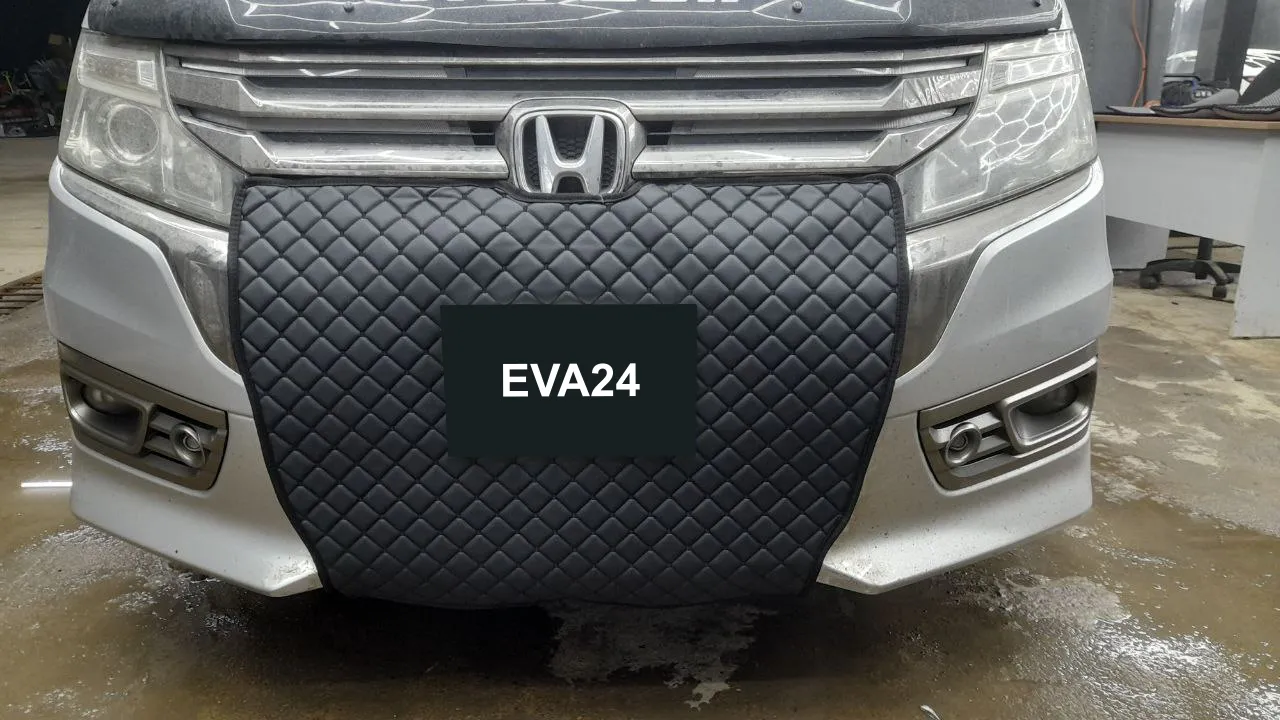 Утеплитель решётки радиатора на Honda RK5 2012 — вид установленного изделия