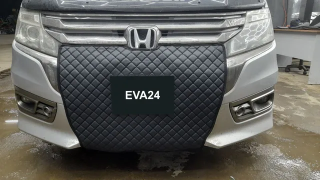 Утеплитель решётки радиатора на Honda RK5 2012 — вид установленного изделия